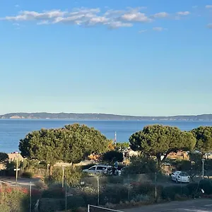 Pieds Dans L'eau Vue Les Mimosas Bormes-les-Mimosas